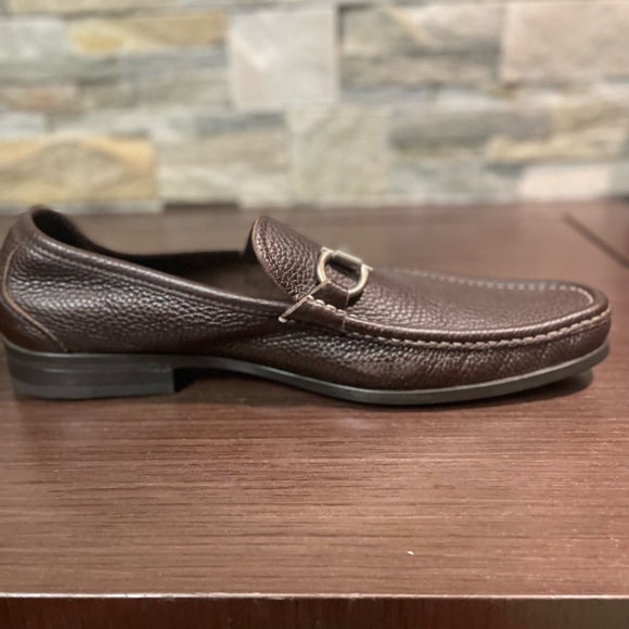 👞Salvatore Ferragamo Men's Grandioso Grained Calfskin Gancini Loafer👞 - Picture 2 of 8